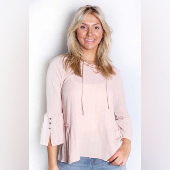 Loana brand blouse - Picture 2 of 3